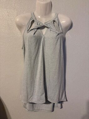 Twist-Keyhole Light Gray Sleeveless Tank Top